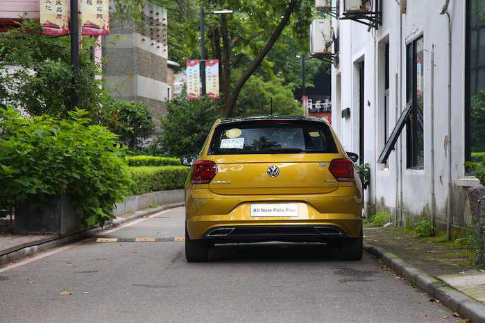 大眾Polo Plus首試：干飛度？