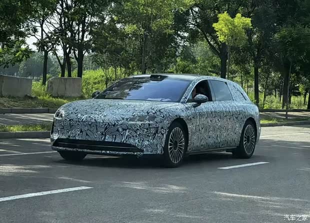 享界旅行版車型諜照 純電/增程 尺寸不小 今年秋季發布